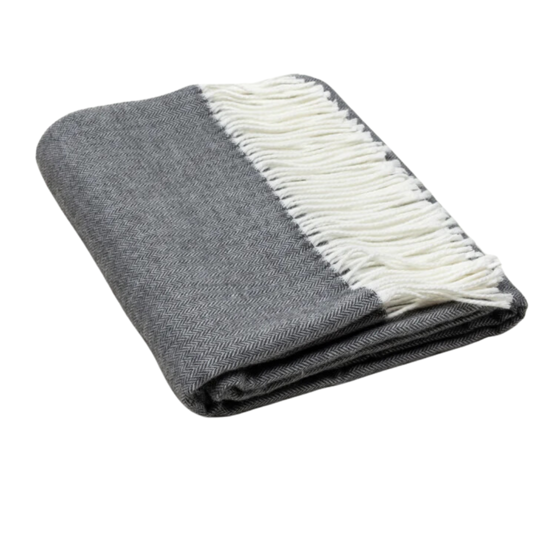 Herringbone Fringe Throw - Boutique Marie Dumas
