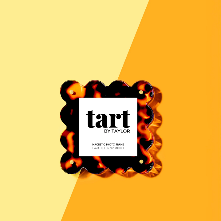 Mini Scalloped Acrylic Picture Frame - Boutique Marie Dumas