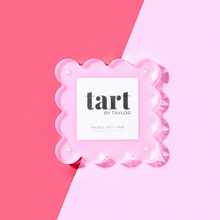 Mini Scalloped Acrylic Picture Frame - Boutique Marie Dumas