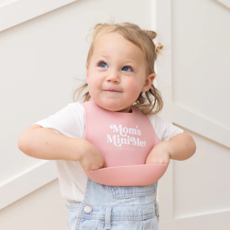 Mom's Mini Me Wonder Bib