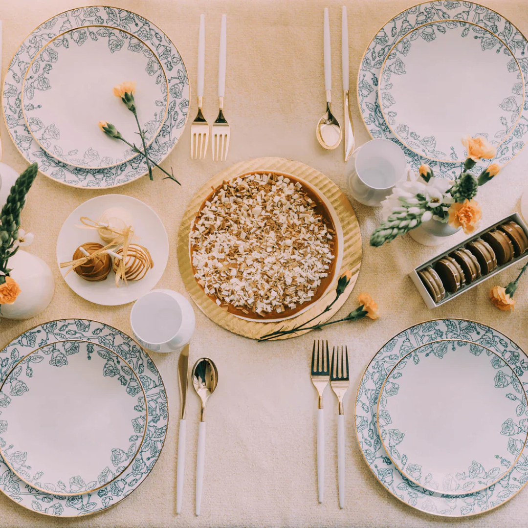 Set of 20 Trendy White and Gold Spoons