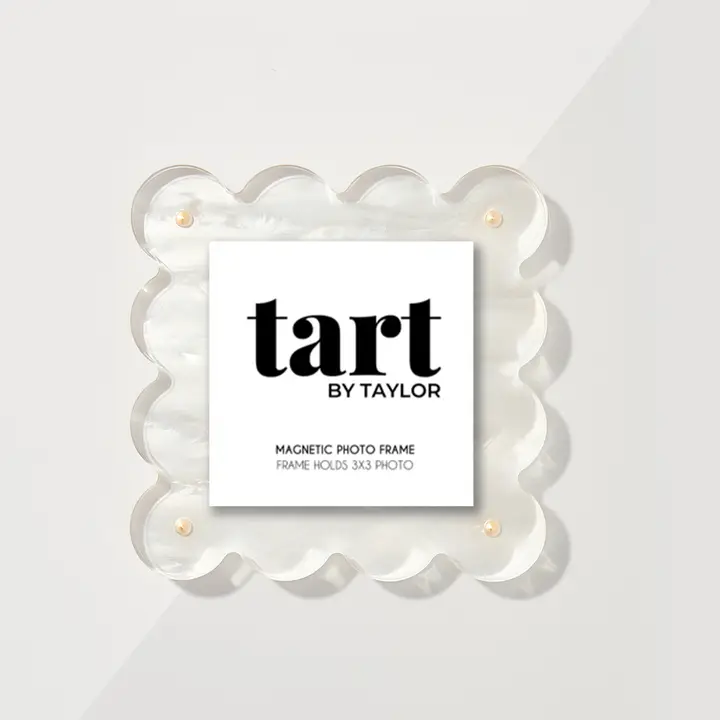 Mini Scalloped Acrylic Picture Frame - Boutique Marie Dumas