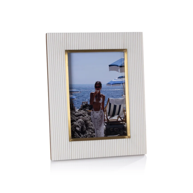 White Ribbed 5x7 Frame