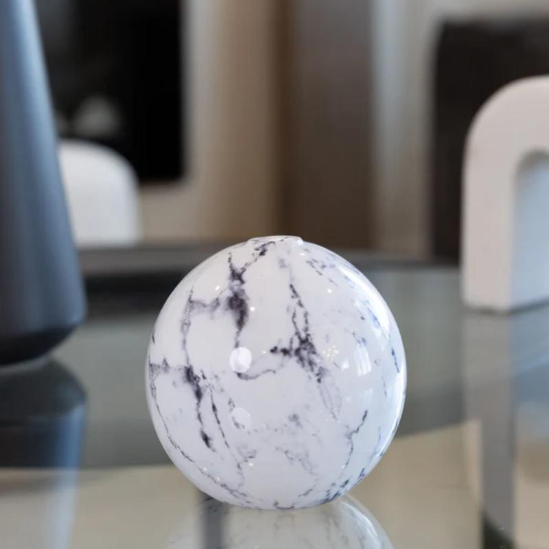 Vase en marbre blanc Neva