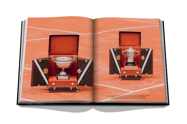 Louis Vuitton: Trophy Trunks Coffee Table Books